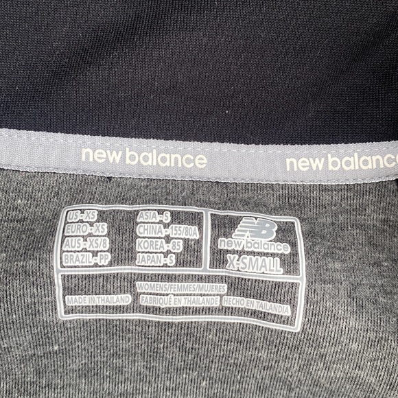 Black woman's activewear sweater - Picture 3 of 5